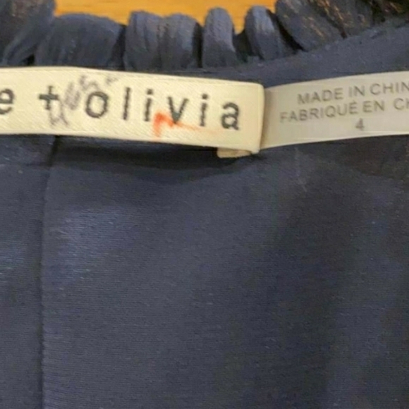 Alice÷Olivia Claude V-Neck Cold Shoulder - Picture 3 of 8